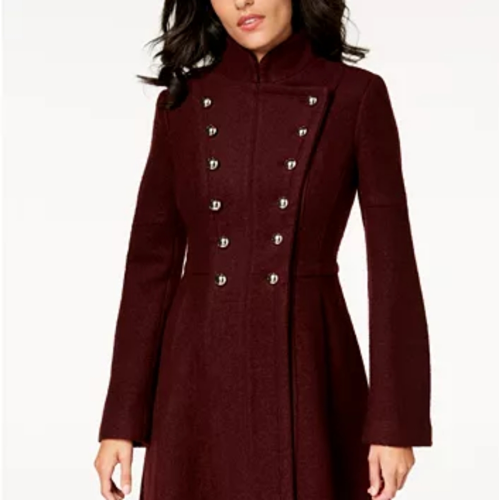 GUESS

Double-Breasted Skirted Coat
XS